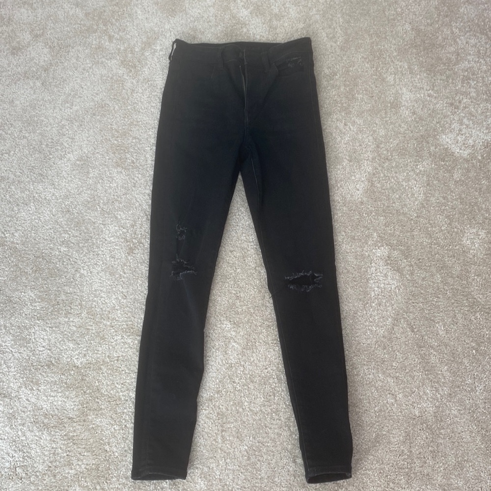 Women’s ripped black AE jeggings